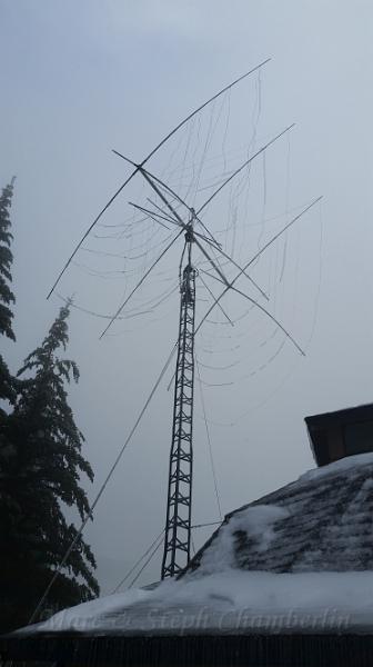 20161210_091621.jpg - Marc's poor antenna!!! It did not survive it's first wind and ice storm! 3 element rods broke!