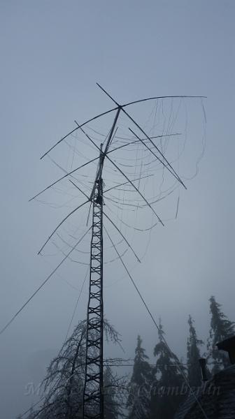 20161210_091656.jpg - Marc's poor antenna!!! It did not survive it's first wind and ice storm! 3 element rods broke!