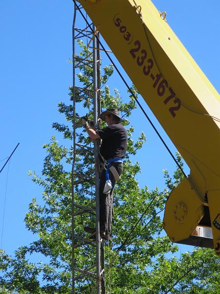 IMG_0652.JPG - A climbing idiot!