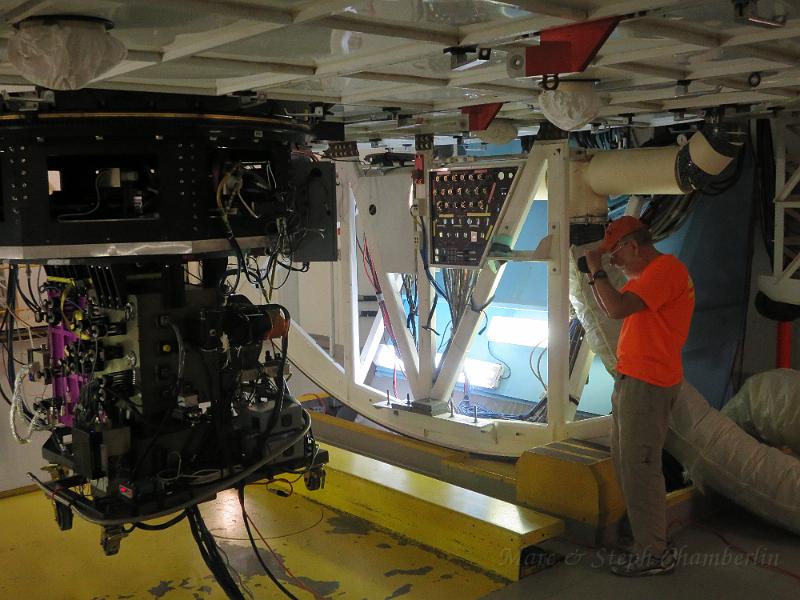 IMG_0782.JPG - Looking at the underside of the telescope.