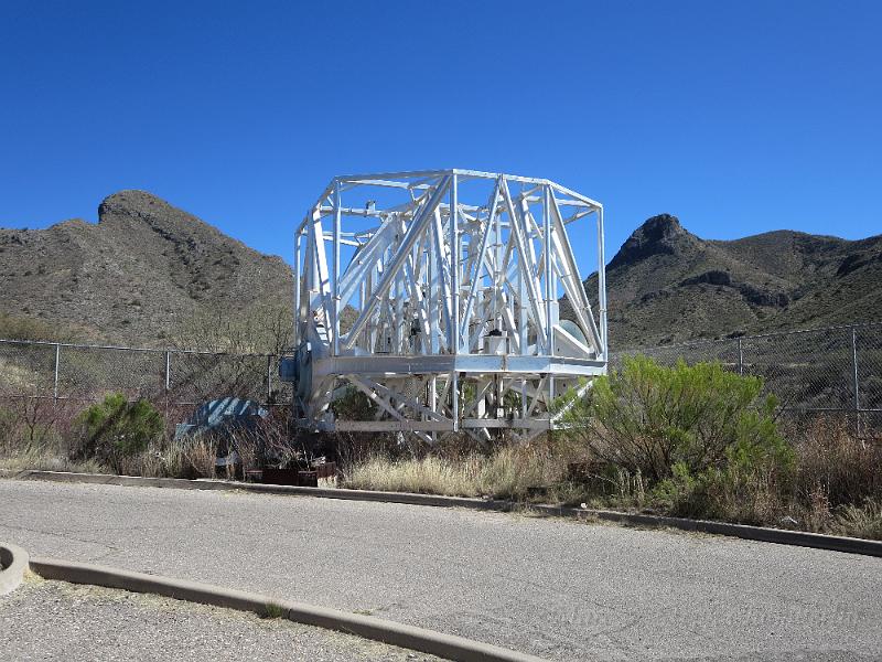 IMG_0795.JPG - The old MMTO telescope superstructure! Now rusting away in the desert.